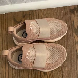 APL toddler size 9 in blush color